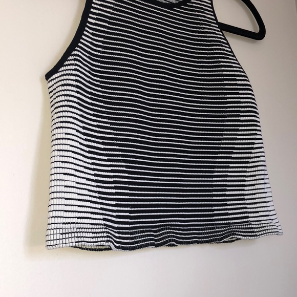 NEW WITH TAGS BCBGeneration Seamless Black/White Crop top - Picture 3 of 7